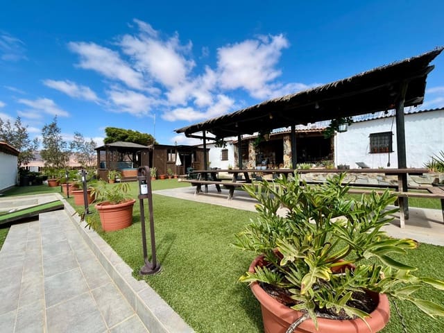 5 bedroom Finca/Country House for sale in Triquivijate, Antigua with pool garage - € 499,000 (Ref: 9521815)