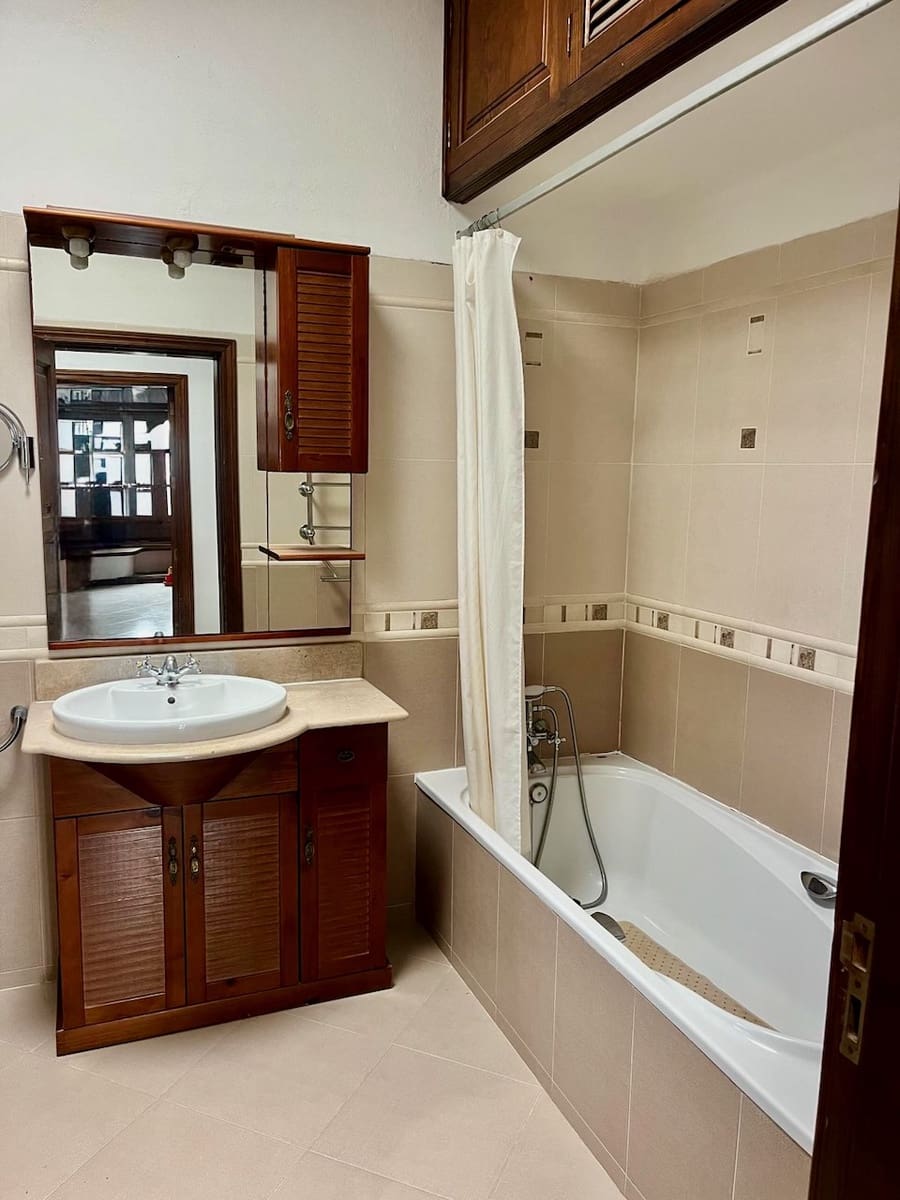 5 bedroom Finca/Country House for sale in Yaiza with pool garage - € 950,000 (Ref: 9525551)