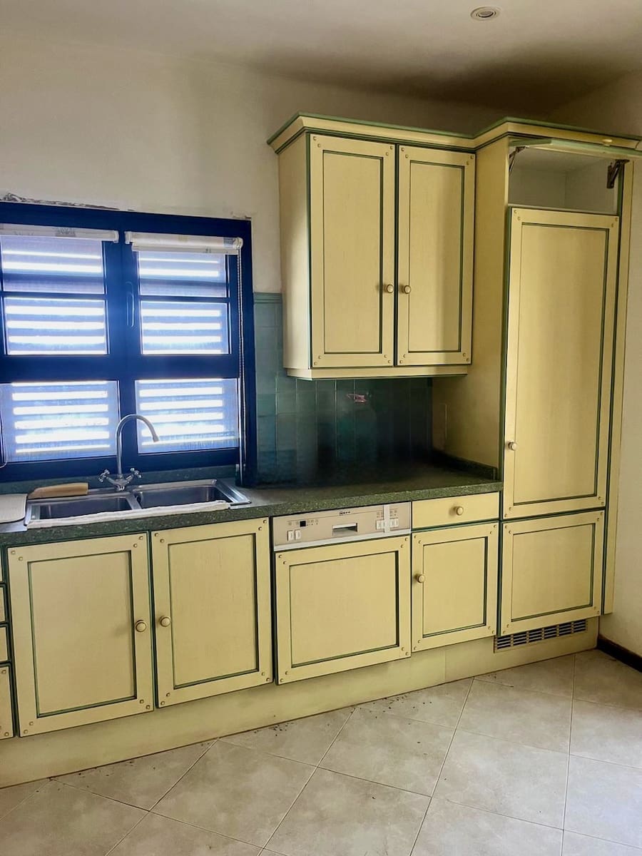 5 bedroom Finca/Country House for sale in Yaiza with pool garage - € 950,000 (Ref: 9525551)