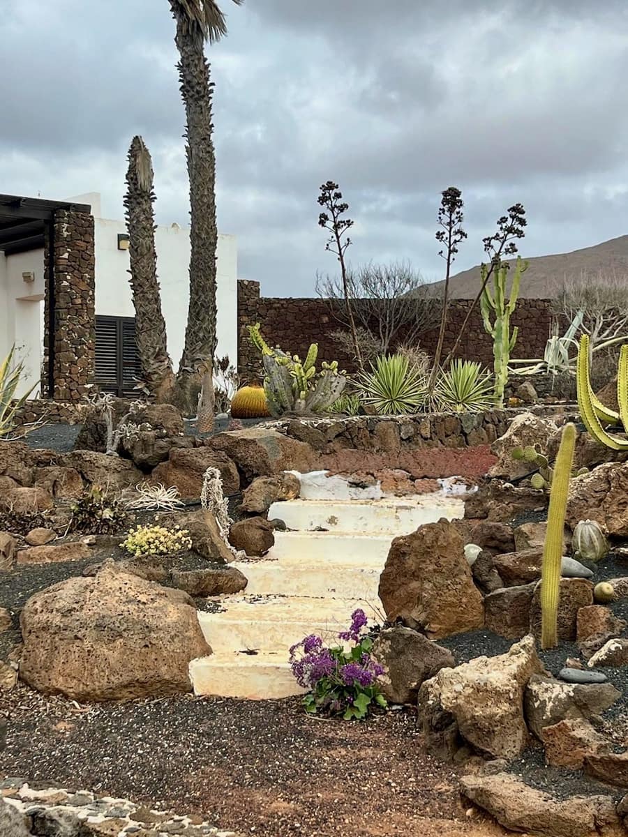 5 bedroom Finca/Country House for sale in Yaiza with pool garage - € 950,000 (Ref: 9525551)