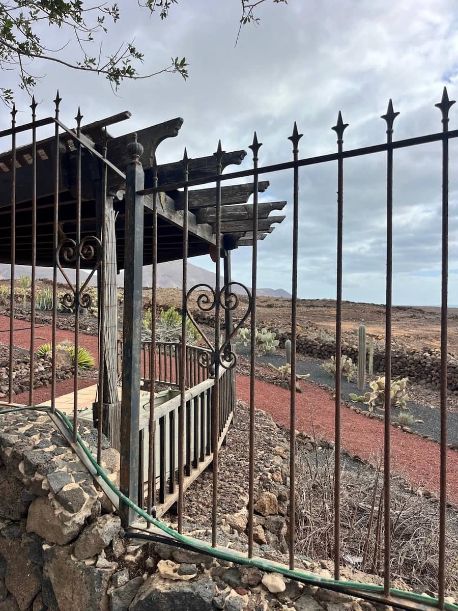 5 bedroom Finca/Country House for sale in Yaiza with pool garage - € 950,000 (Ref: 9525551)