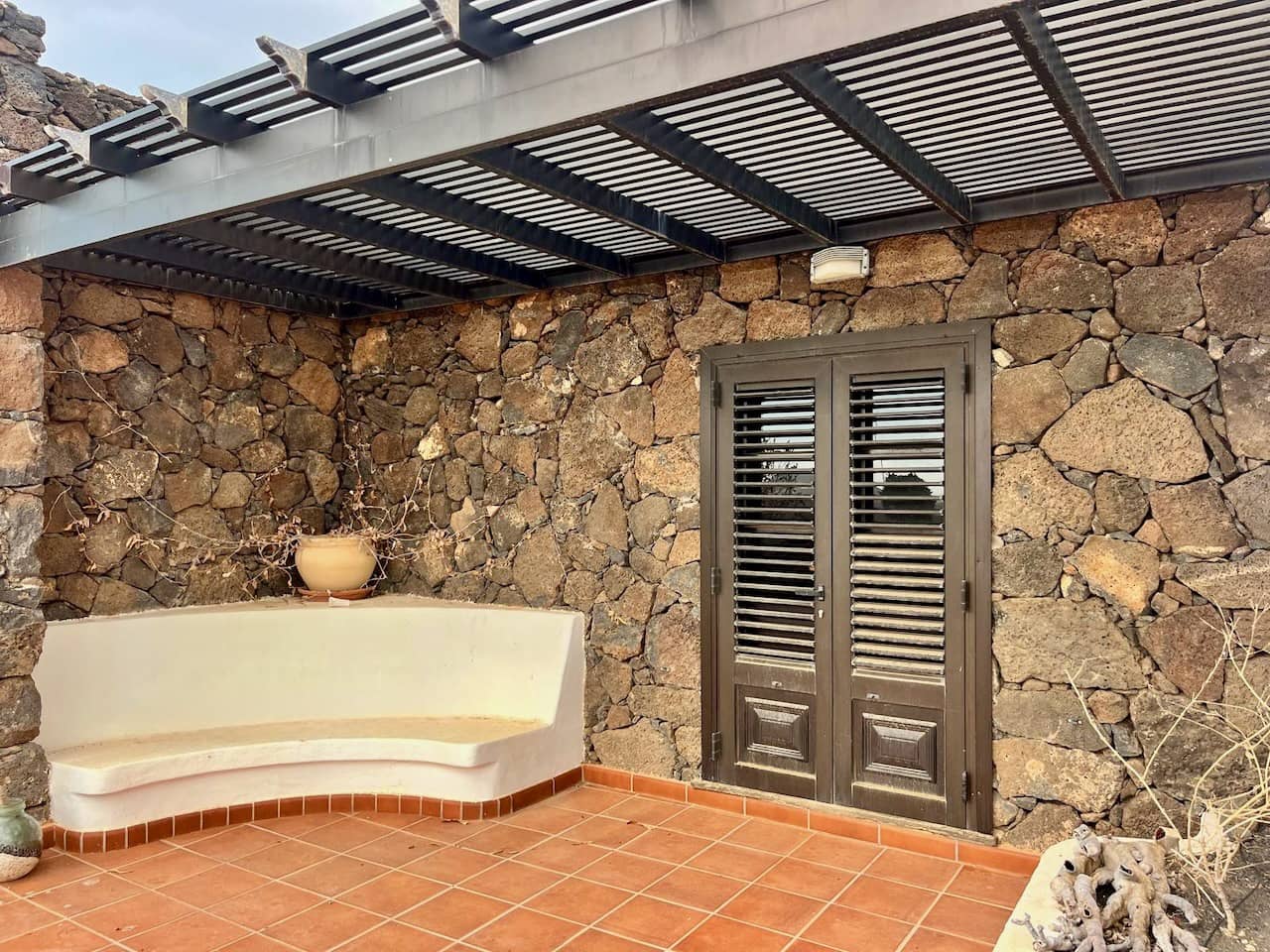 5 bedroom Finca/Country House for sale in Yaiza with pool garage - € 950,000 (Ref: 9525551)