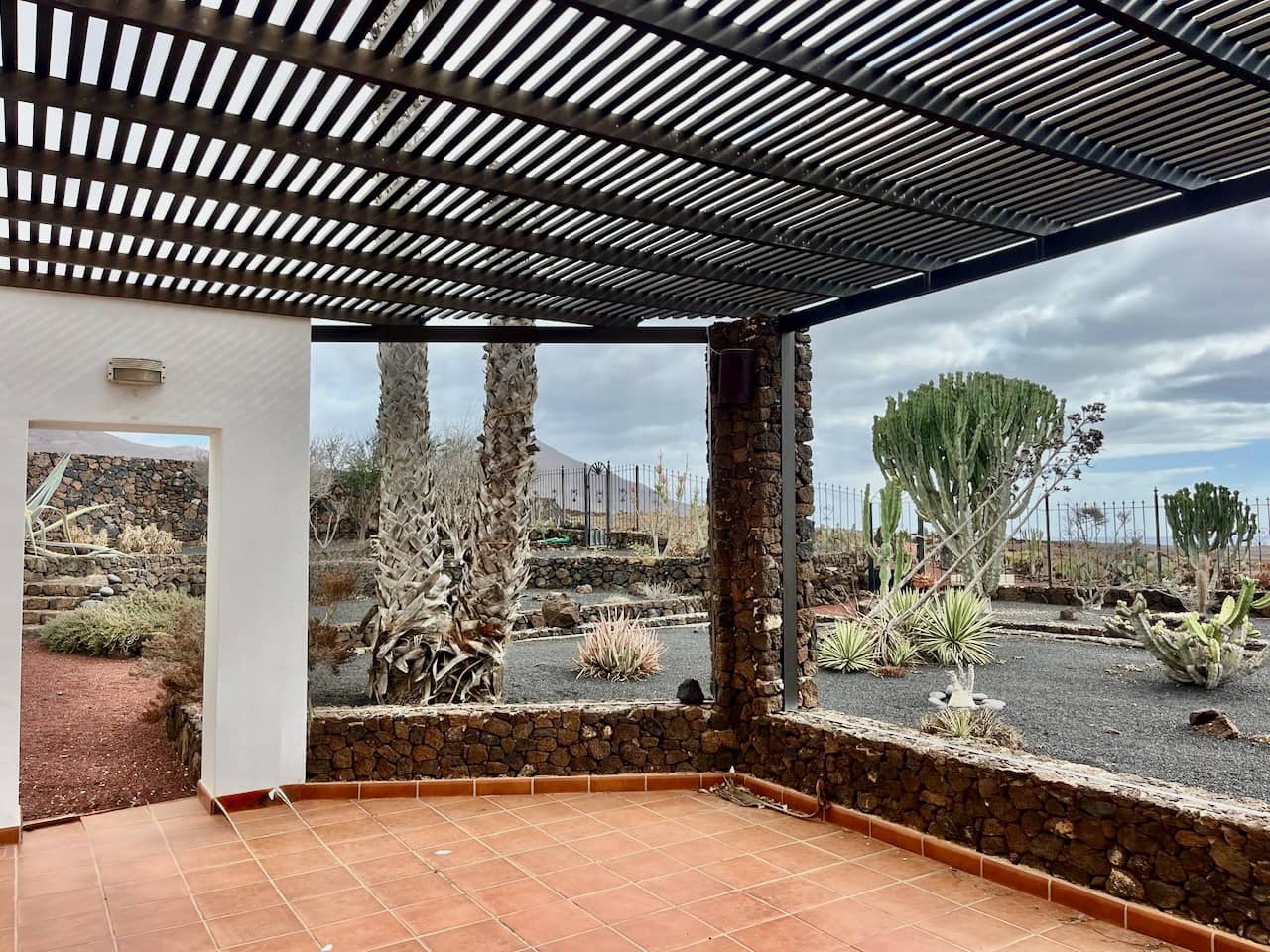 5 bedroom Finca/Country House for sale in Yaiza with pool garage - € 950,000 (Ref: 9525551)