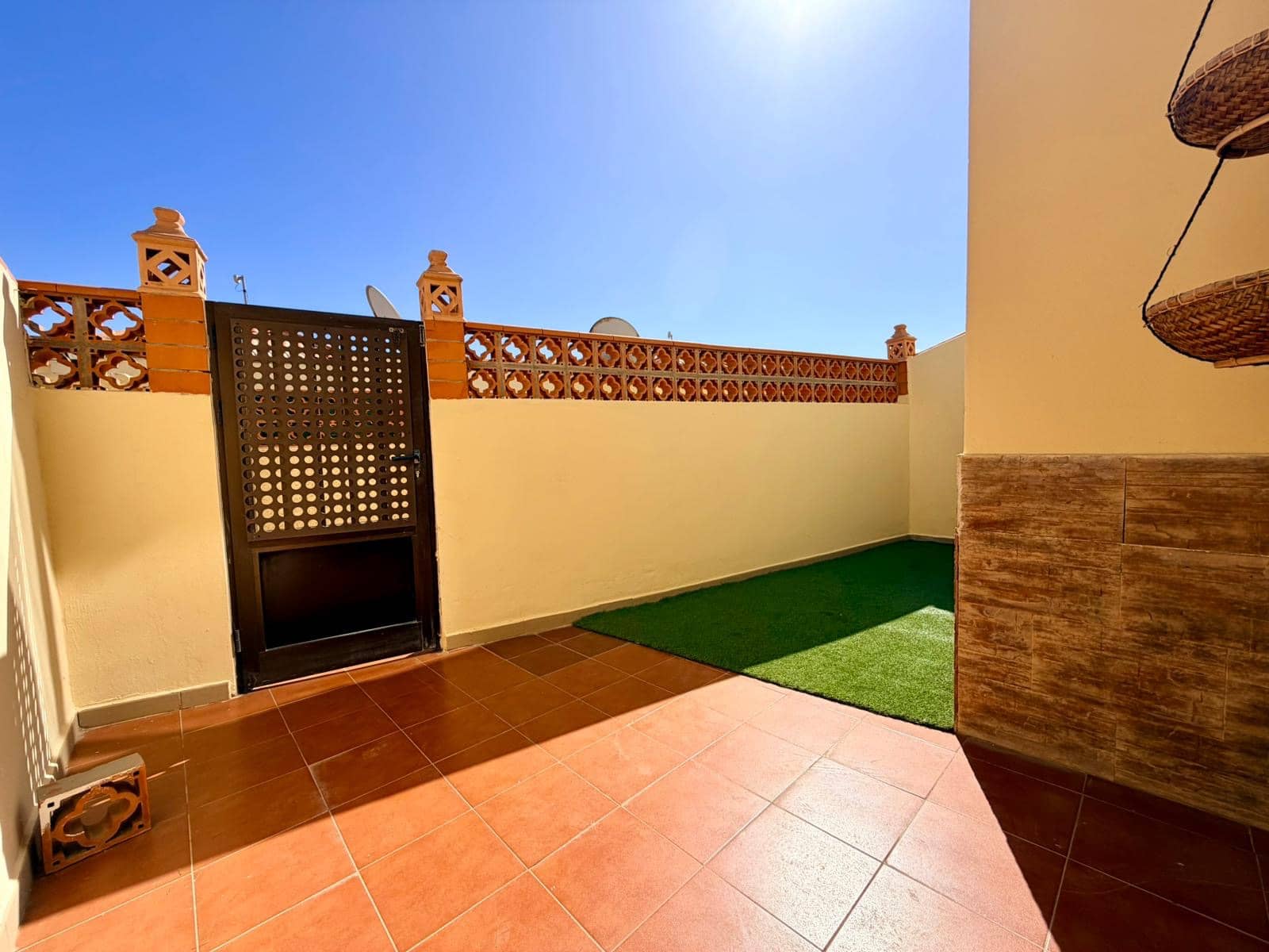 3 bedroom Townhouse for sale in Caleta de Fuste with pool - € 257,000 (Ref: 9528448)