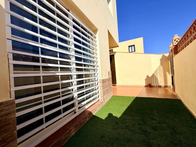 3 bedroom Townhouse for sale in Caleta de Fuste, Antigua with pool - € 257,000 (Ref: 9528448)