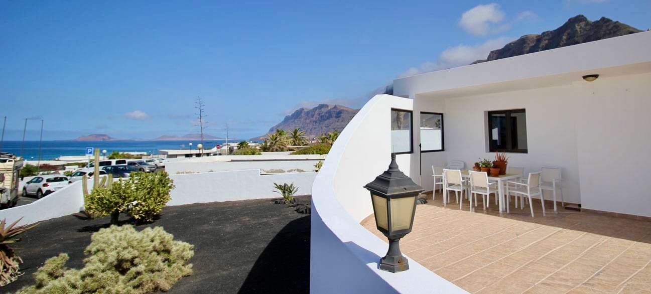 3 slaapkamer Bungalow te koop in Famara met garage - € 1.450.000 (Ref: 9528979)