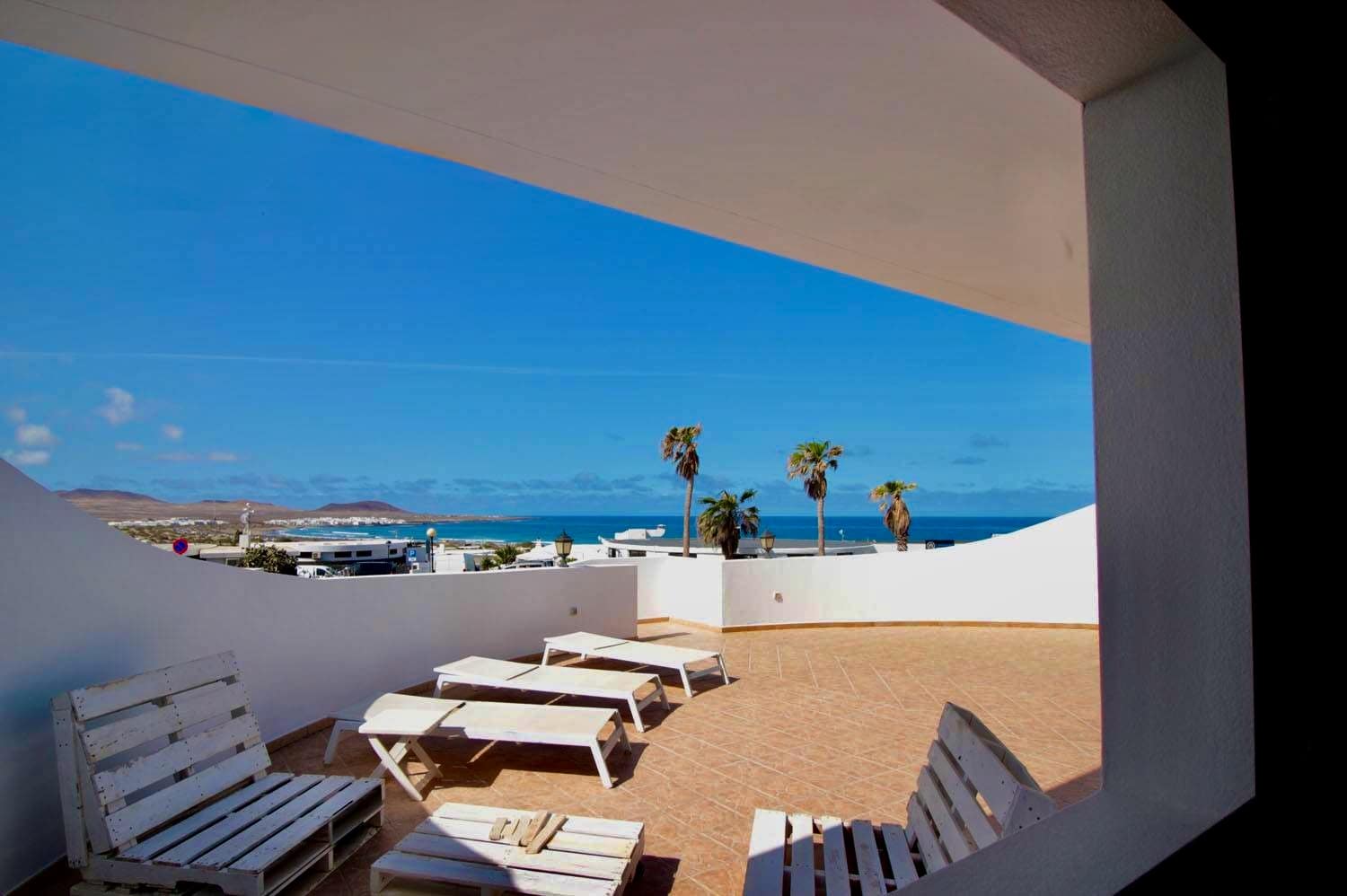 3 slaapkamer Bungalow te koop in Famara met garage - € 1.450.000 (Ref: 9528979)