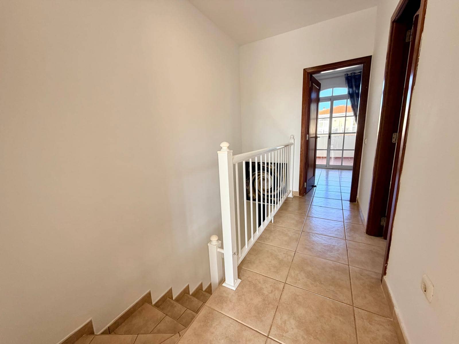 3 makuuhuone Paritalo myytävänä paikassa Caleta de Fuste mukana uima-altaan 
autotalli - 335 000 € (Ref: 9535113)