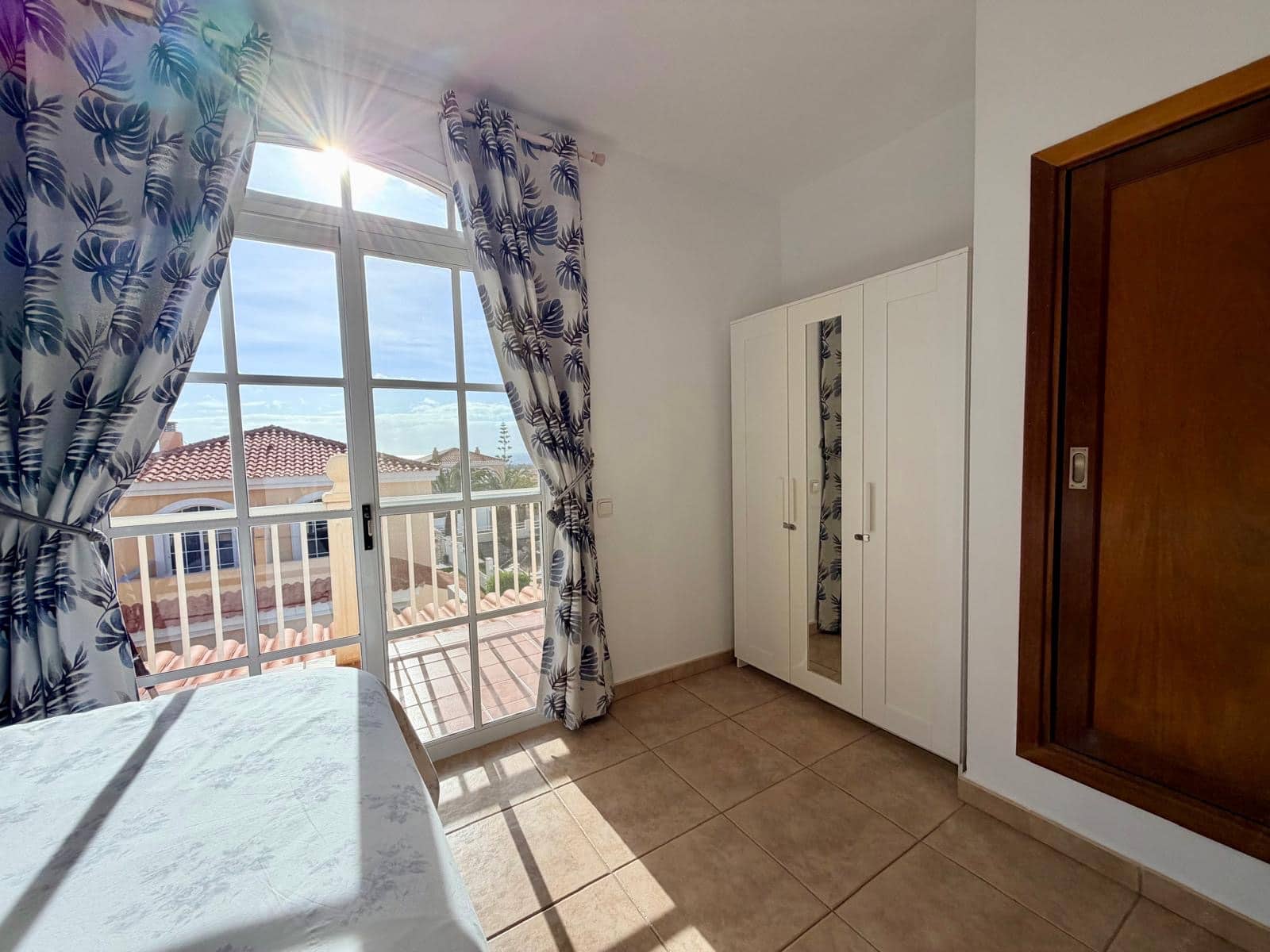 3 makuuhuone Paritalo myytävänä paikassa Caleta de Fuste mukana uima-altaan 
autotalli - 335 000 € (Ref: 9535113)