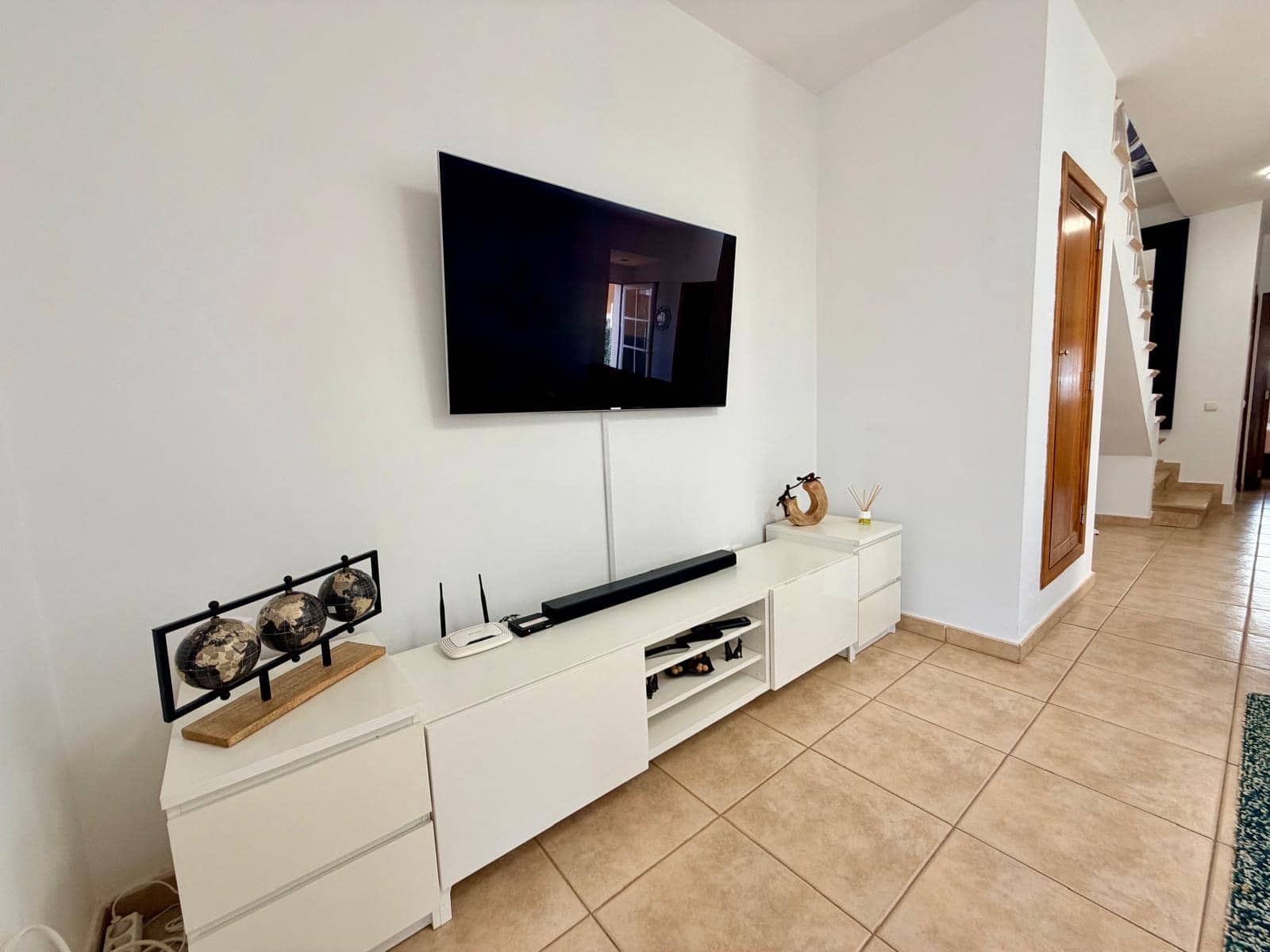 3 makuuhuone Paritalo myytävänä paikassa Caleta de Fuste mukana uima-altaan 
autotalli - 335 000 € (Ref: 9535113)