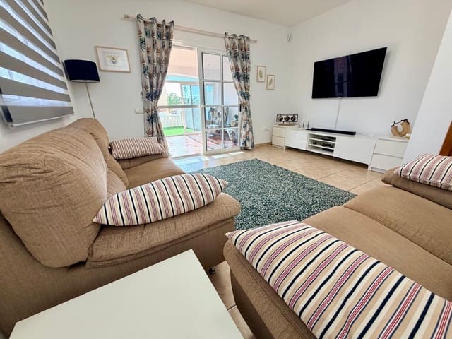 3 makuuhuone Paritalo myytävänä paikassa Caleta de Fuste, Antigua mukana uima-altaan 
autotalli - 335 000 € (Ref: 9535113)