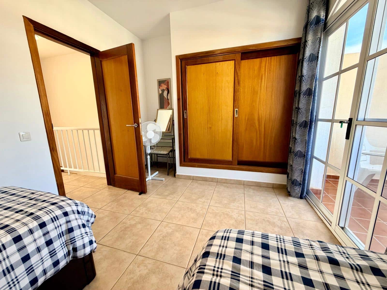 3 makuuhuone Paritalo myytävänä paikassa Caleta de Fuste mukana uima-altaan 
autotalli - 335 000 € (Ref: 9535113)