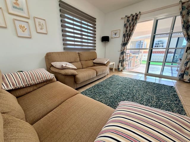 3 makuuhuone Paritalo myytävänä paikassa Caleta de Fuste, Antigua mukana uima-altaan 
autotalli - 335 000 € (Ref: 9535113)