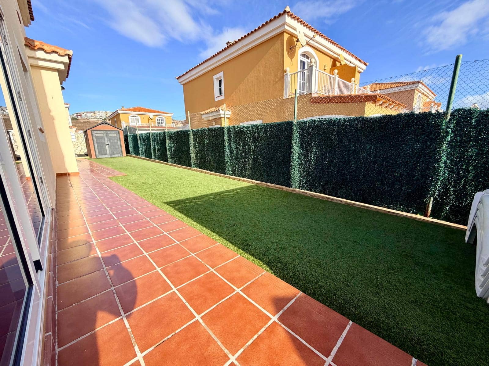 3 makuuhuone Paritalo myytävänä paikassa Caleta de Fuste mukana uima-altaan 
autotalli - 335 000 € (Ref: 9535113)