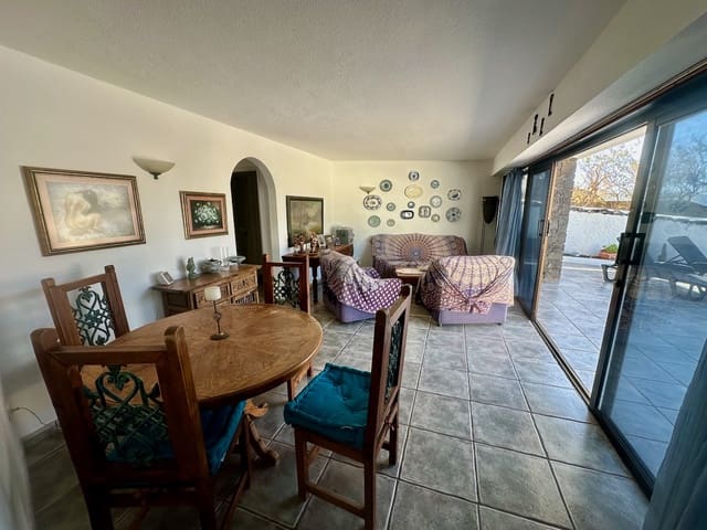 4 soveværelse Bungalow til salg i Famara, Teguise med garage - € 1.050.000 (Ref: 9539509)