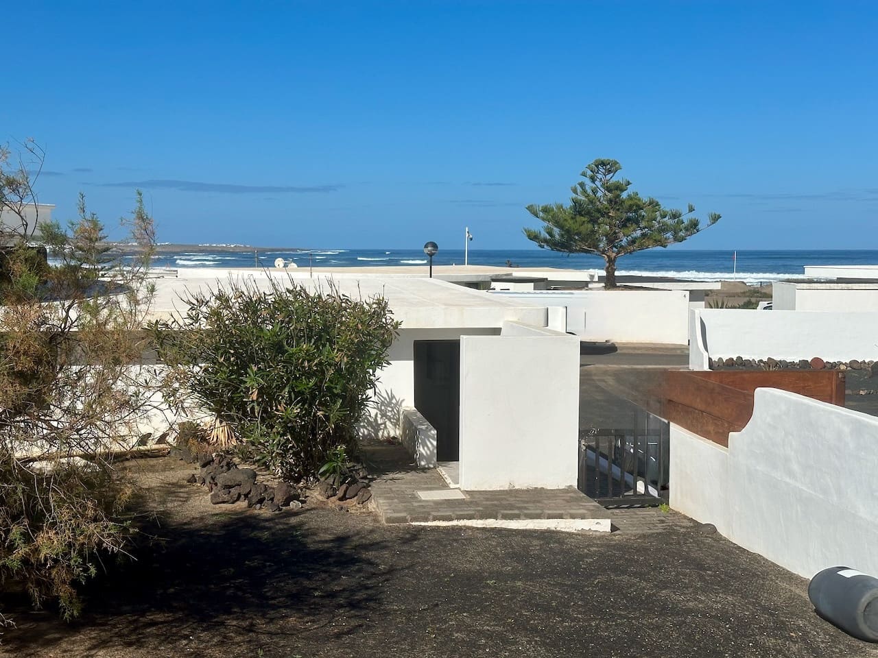 4 soveværelse Bungalow til salg i Famara med garage - € 1.050.000 (Ref: 9539509)