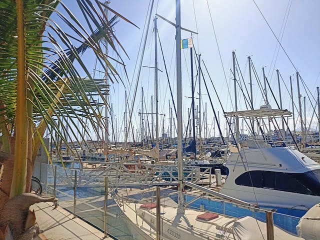 3 quarto Penthouse para venda em Arrecife com garagem - 590 000 € (Ref: 9572081)