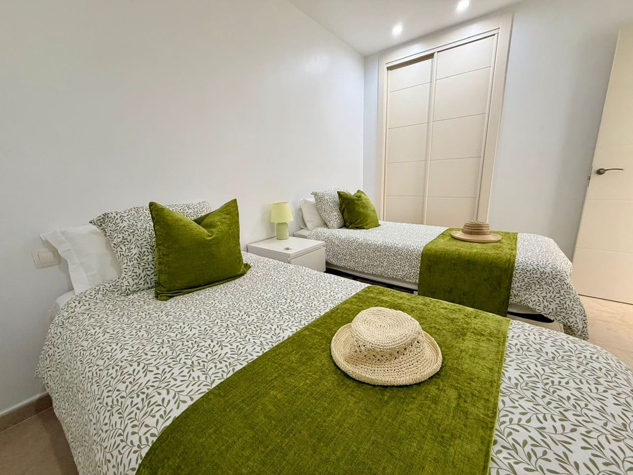 4 soverom Rekkehus til salgs i Caleta de Fuste med svømmebasseng garasje - € 345 000 (Ref: 9678210)