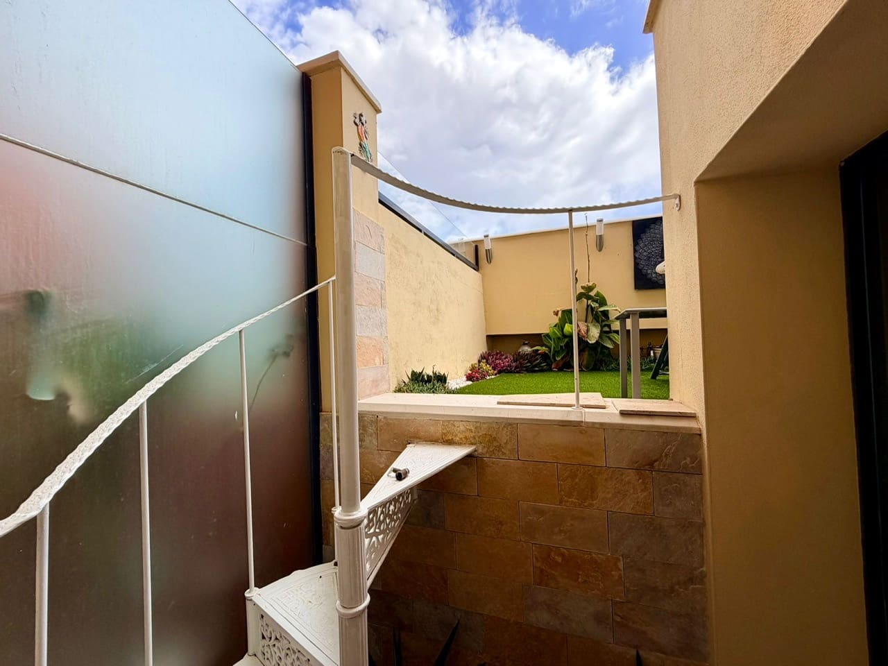 4 soverom Rekkehus til salgs i Caleta de Fuste med svømmebasseng garasje - € 345 000 (Ref: 9678210)