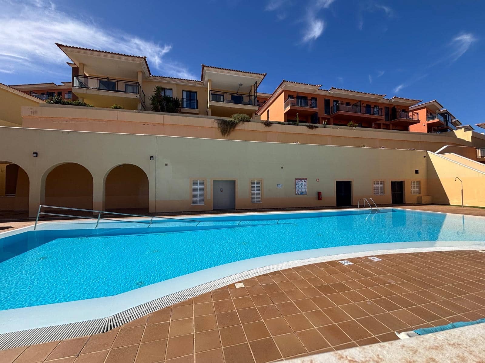 4 soverom Rekkehus til salgs i Caleta de Fuste med svømmebasseng garasje - € 345 000 (Ref: 9678210)