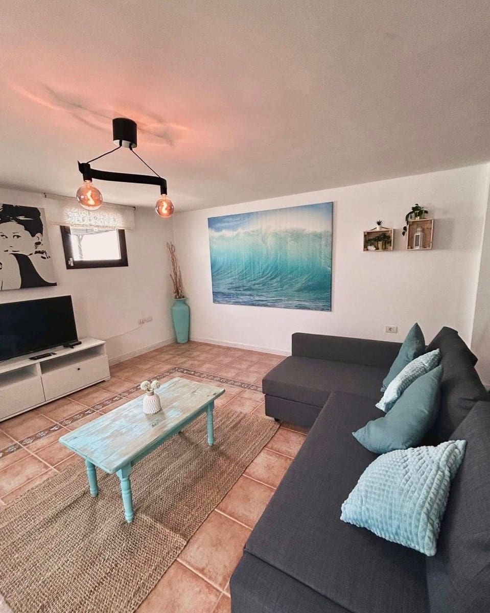 4 soverom Villa til salgs i Costa Teguise med svømmebasseng - € 745 000 (Ref: 9679073)