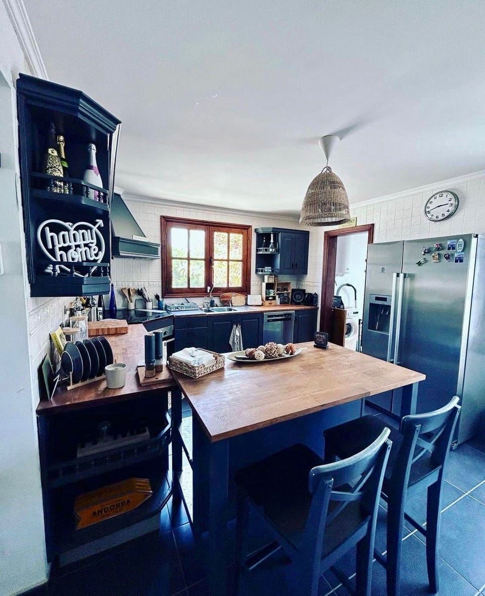 4 soverom Villa til salgs i Costa Teguise med svømmebasseng - € 745 000 (Ref: 9679073)