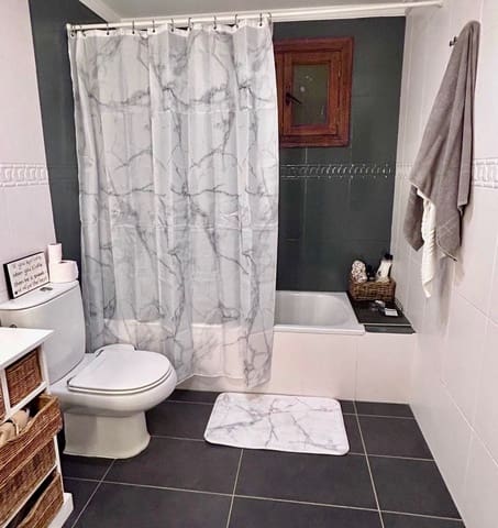 4 soverom Villa til salgs i Costa Teguise, Teguise med svømmebasseng - € 745 000 (Ref: 9679073)