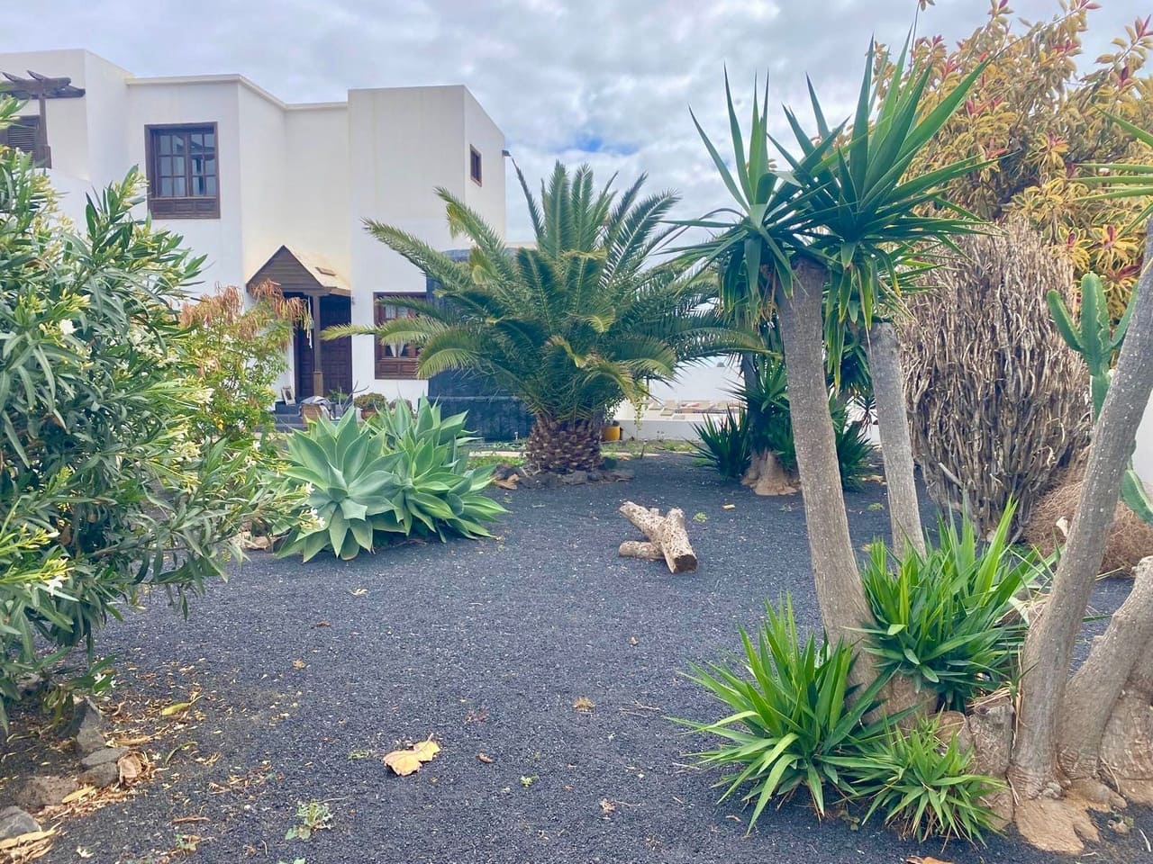 4 soverom Villa til salgs i Costa Teguise med svømmebasseng - € 745 000 (Ref: 9679073)