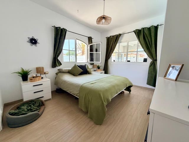 4 slaapkamer Villa te koop in Caleta de Fuste, Antigua met zwembad garage - € 570.000 (Ref: 9699931)