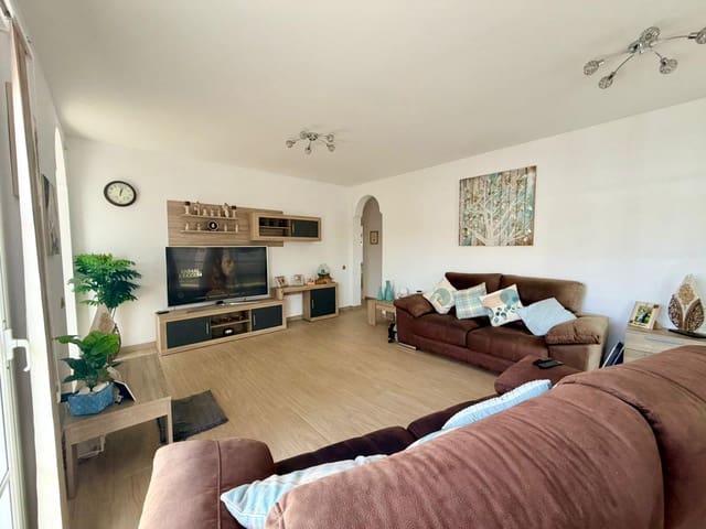 4 slaapkamer Villa te koop in Caleta de Fuste, Antigua met zwembad garage - € 570.000 (Ref: 9699931)