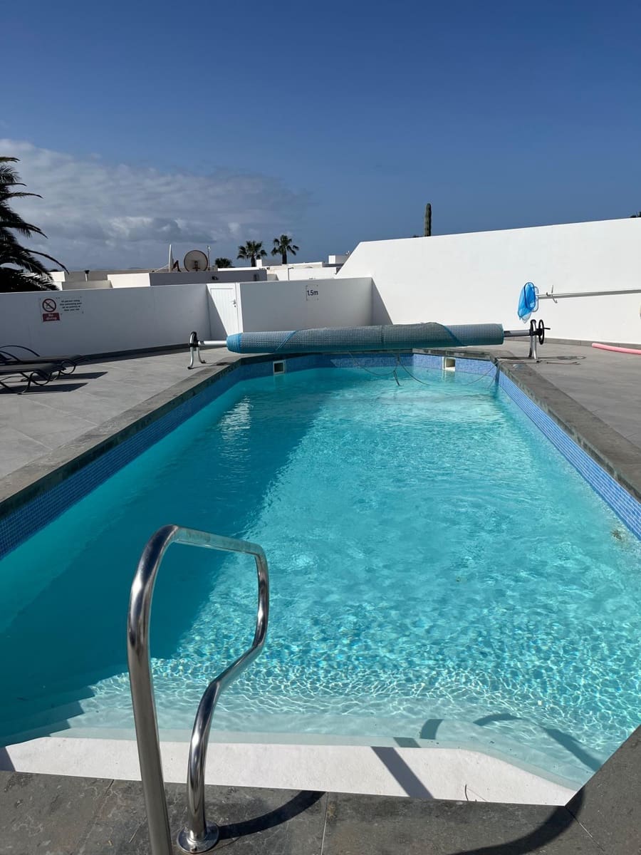 4 bedroom Villa for sale in Playa Blanca with pool - € 499,000 (Ref: 9720532)