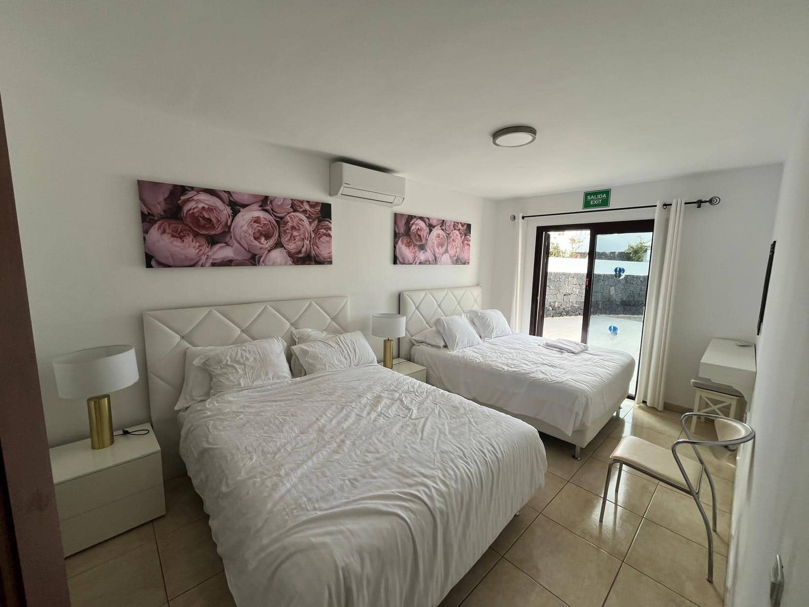 4 bedroom Villa for sale in Playa Blanca with pool - € 499,000 (Ref: 9720532)