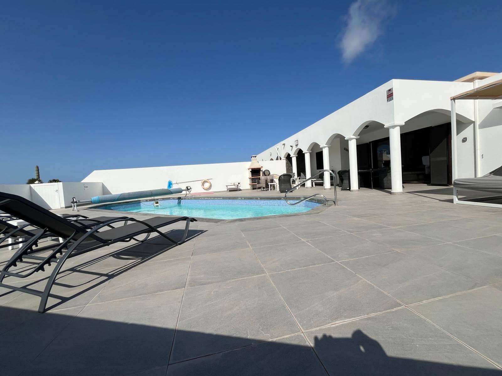 4 bedroom Villa for sale in Playa Blanca with pool - € 499,000 (Ref: 9720532)