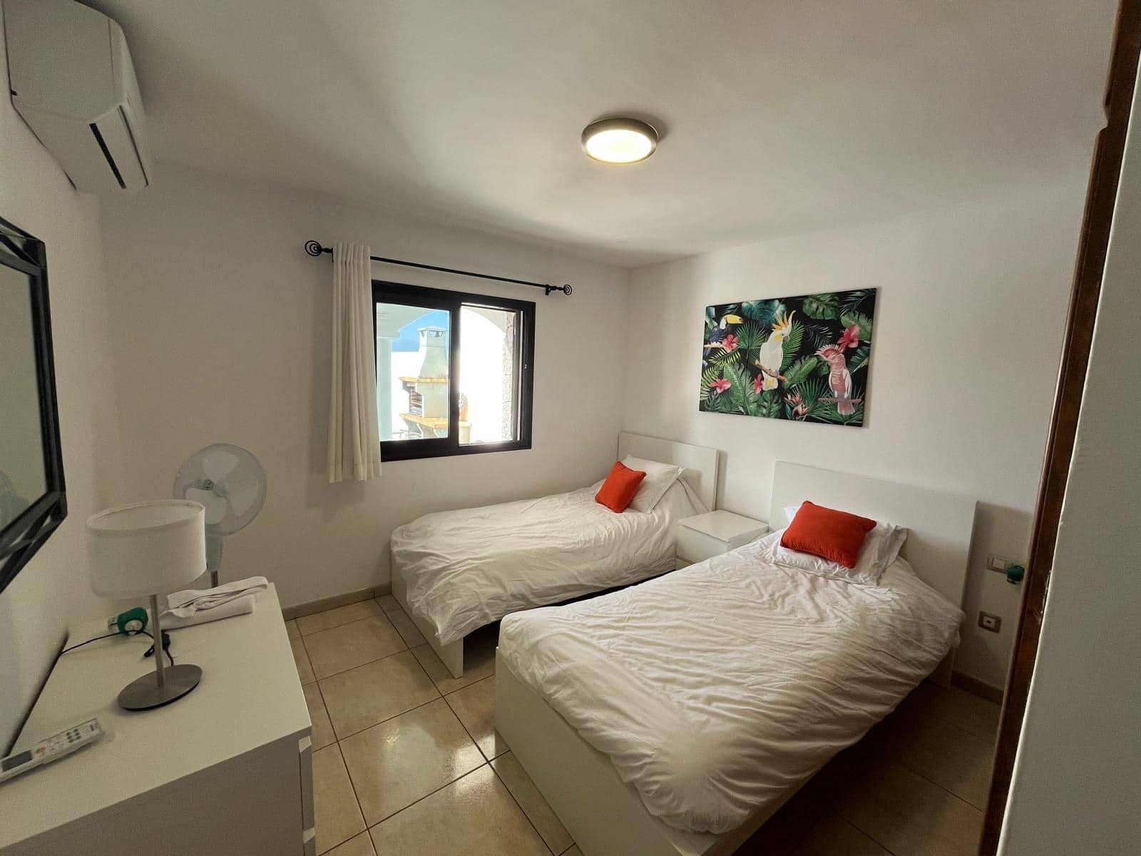 4 bedroom Villa for sale in Playa Blanca with pool - € 499,000 (Ref: 9720532)