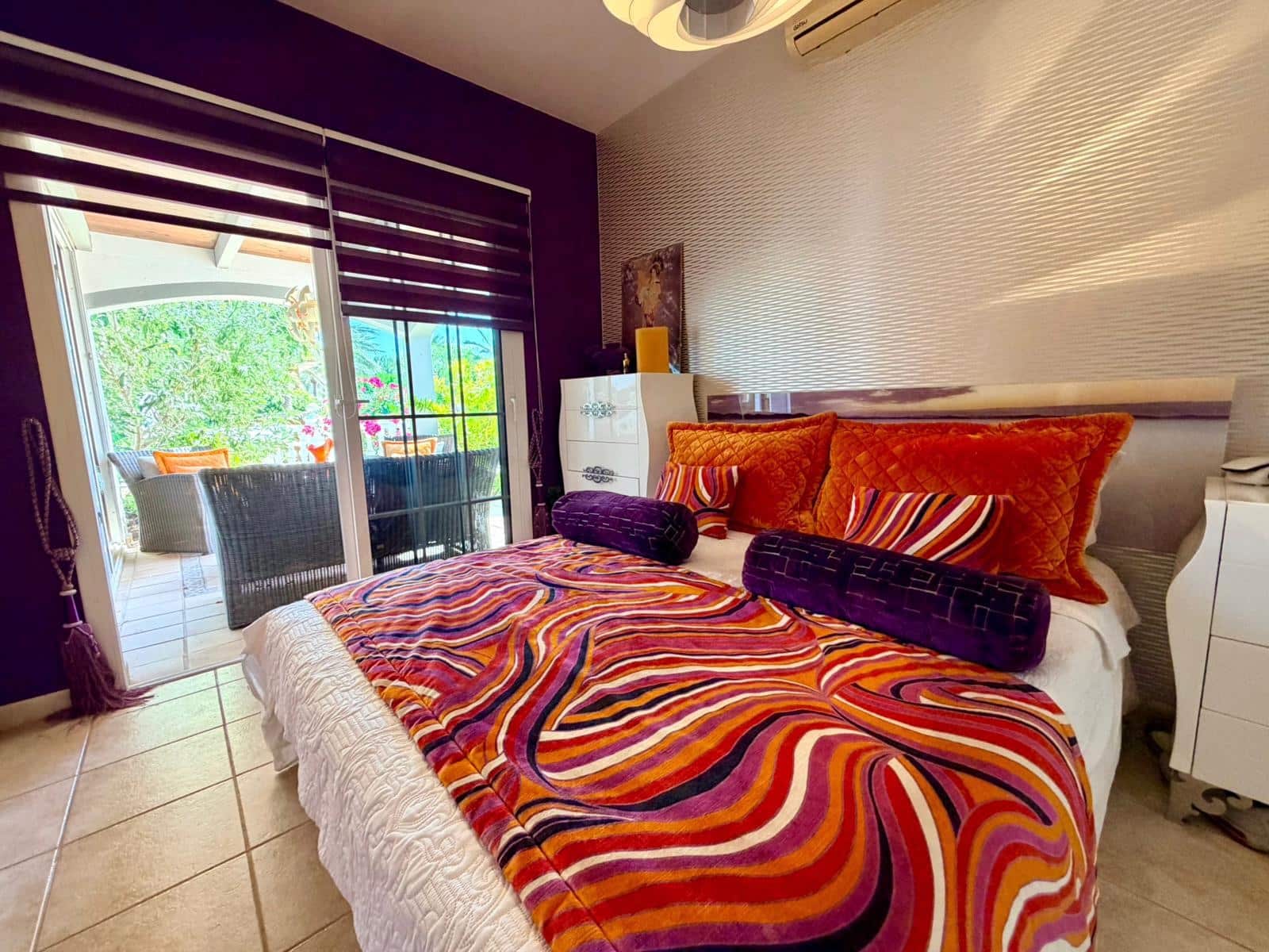 4 bedroom Villa for sale in Caleta de Fuste with pool - € 849,000 (Ref: 9737871)