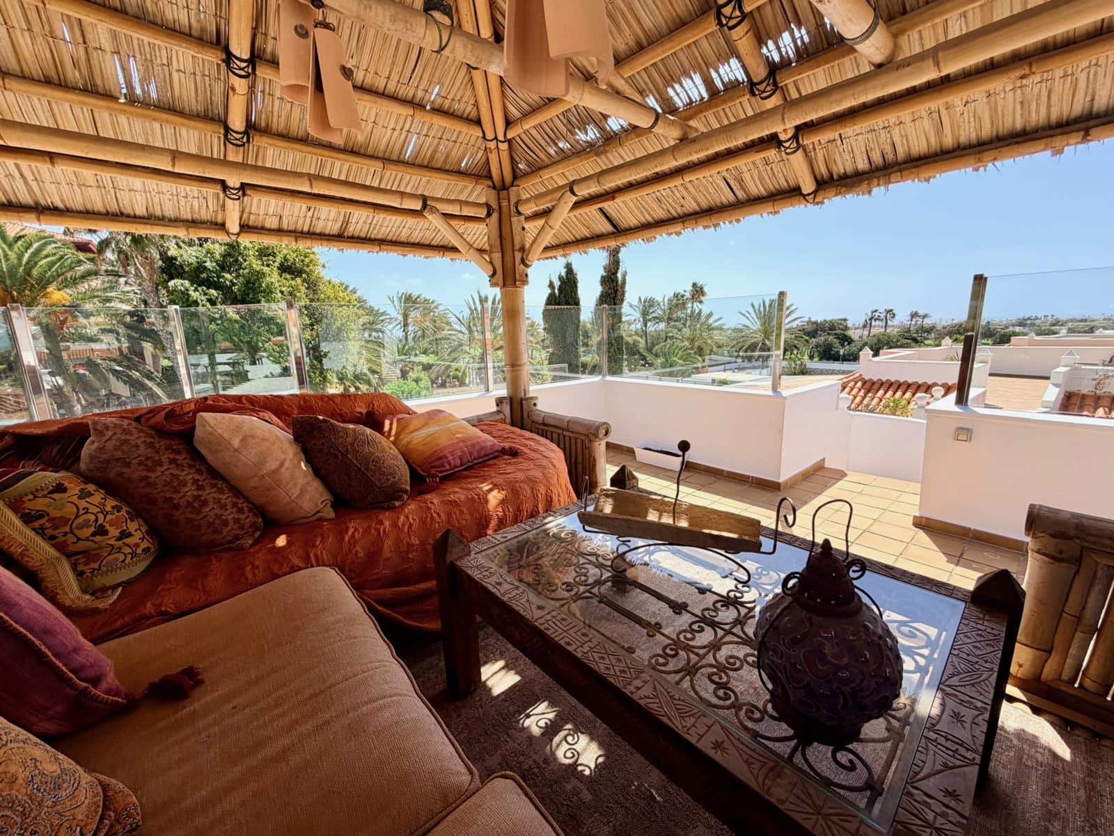 4 bedroom Villa for sale in Caleta de Fuste with pool - € 849,000 (Ref: 9737871)