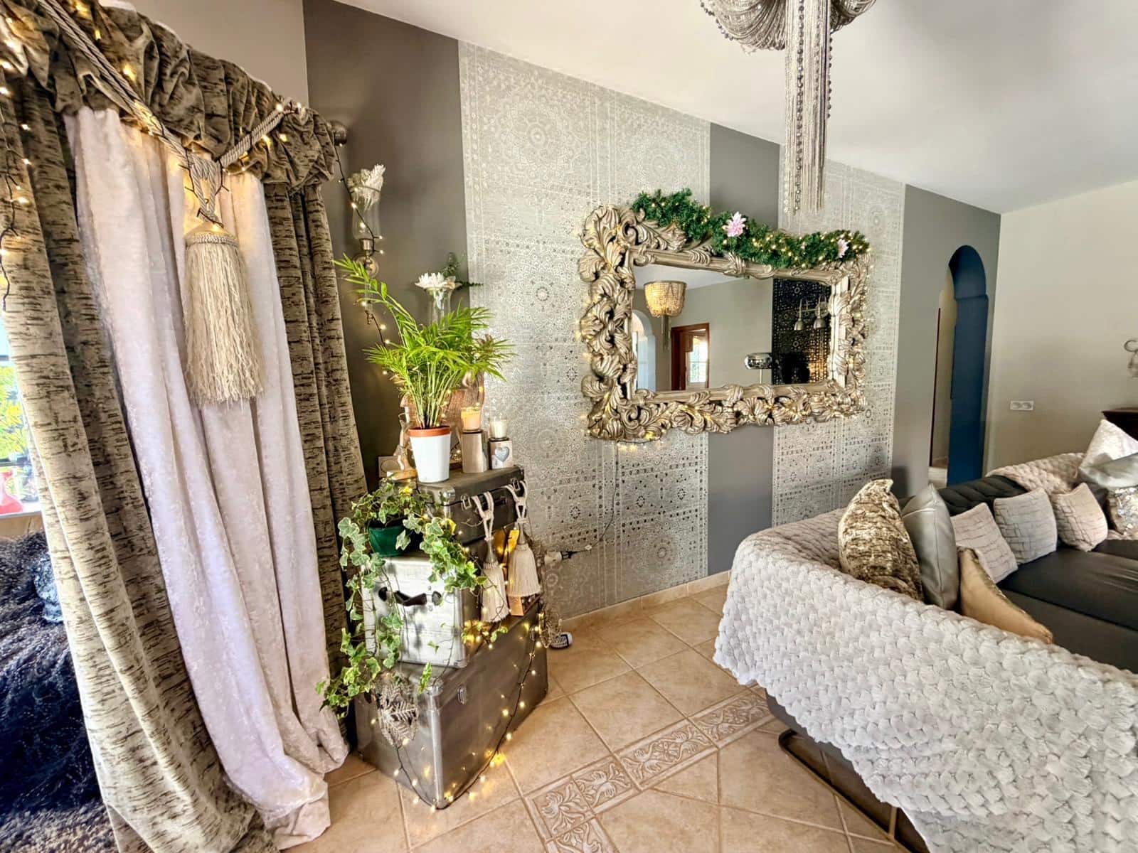 4 bedroom Villa for sale in Caleta de Fuste with pool - € 849,000 (Ref: 9737871)