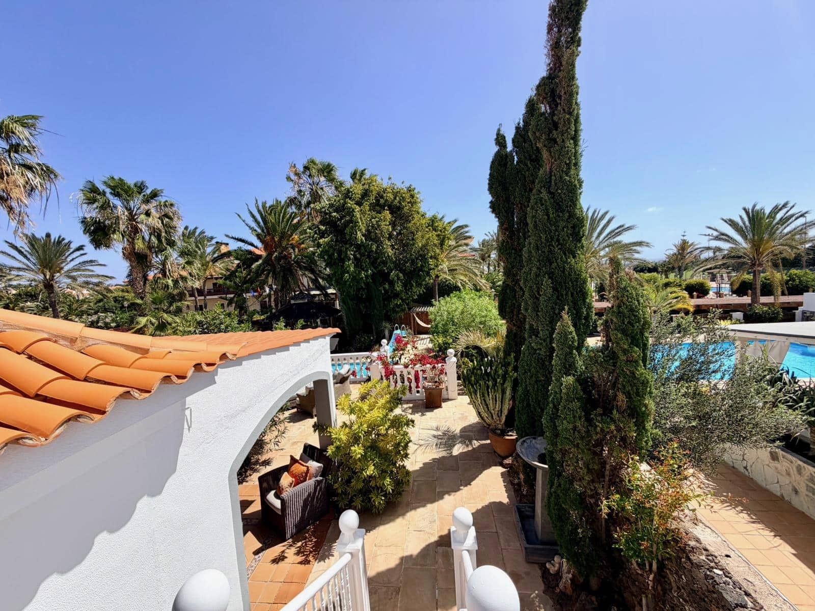 4 bedroom Villa for sale in Caleta de Fuste with pool - € 849,000 (Ref: 9737871)