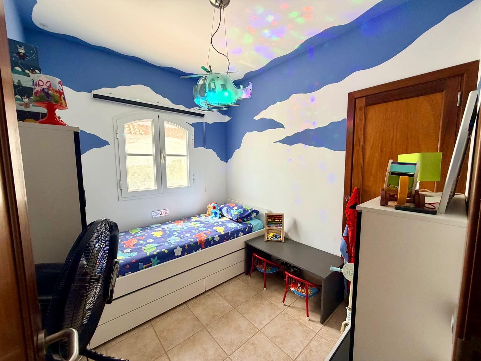 4 bedroom Villa for sale in Caleta de Fuste with pool - € 849,000 (Ref: 9737871)