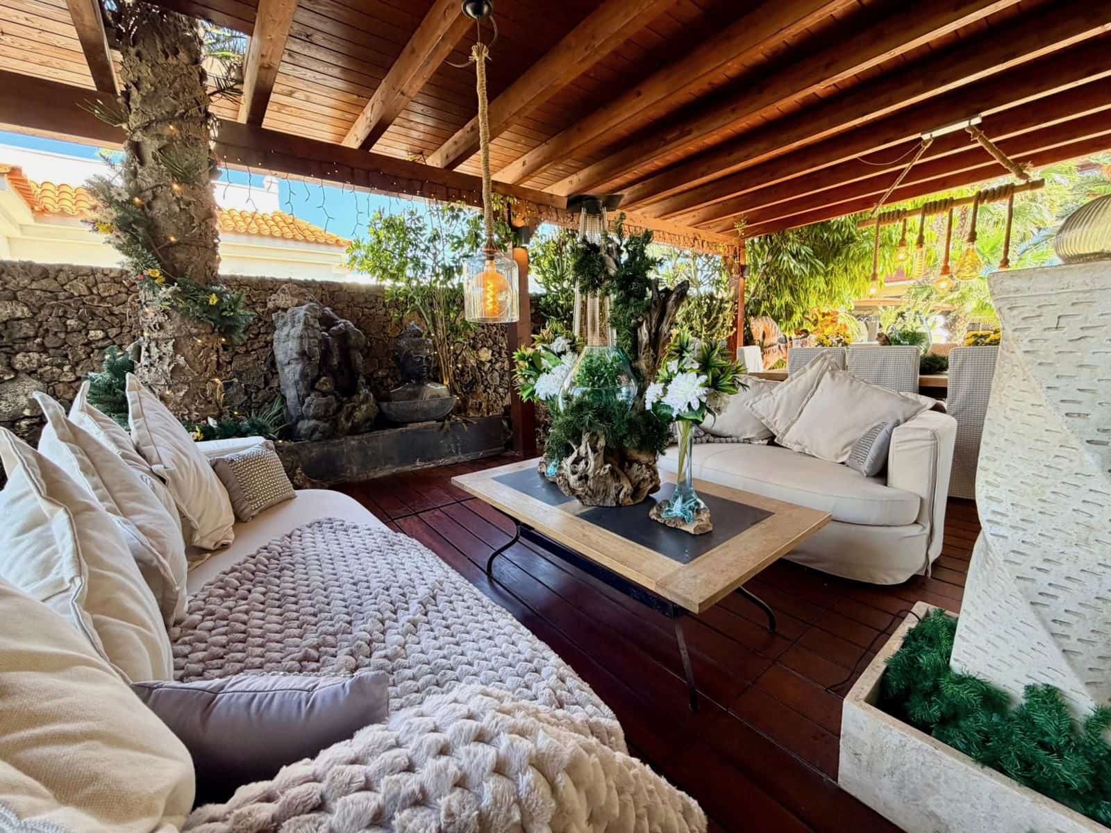 4 bedroom Villa for sale in Caleta de Fuste with pool - € 849,000 (Ref: 9737871)