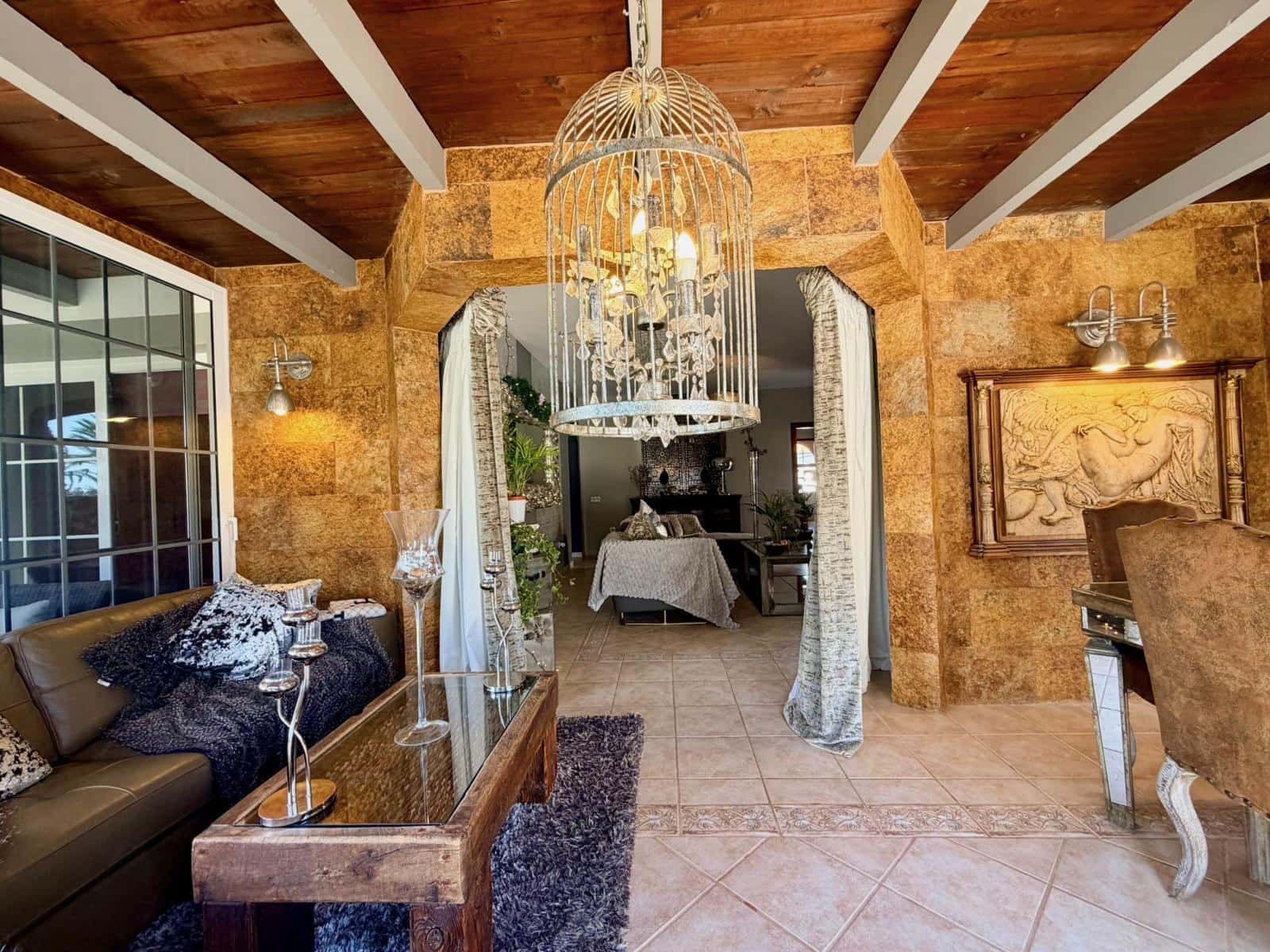 4 bedroom Villa for sale in Caleta de Fuste with pool - € 849,000 (Ref: 9737871)