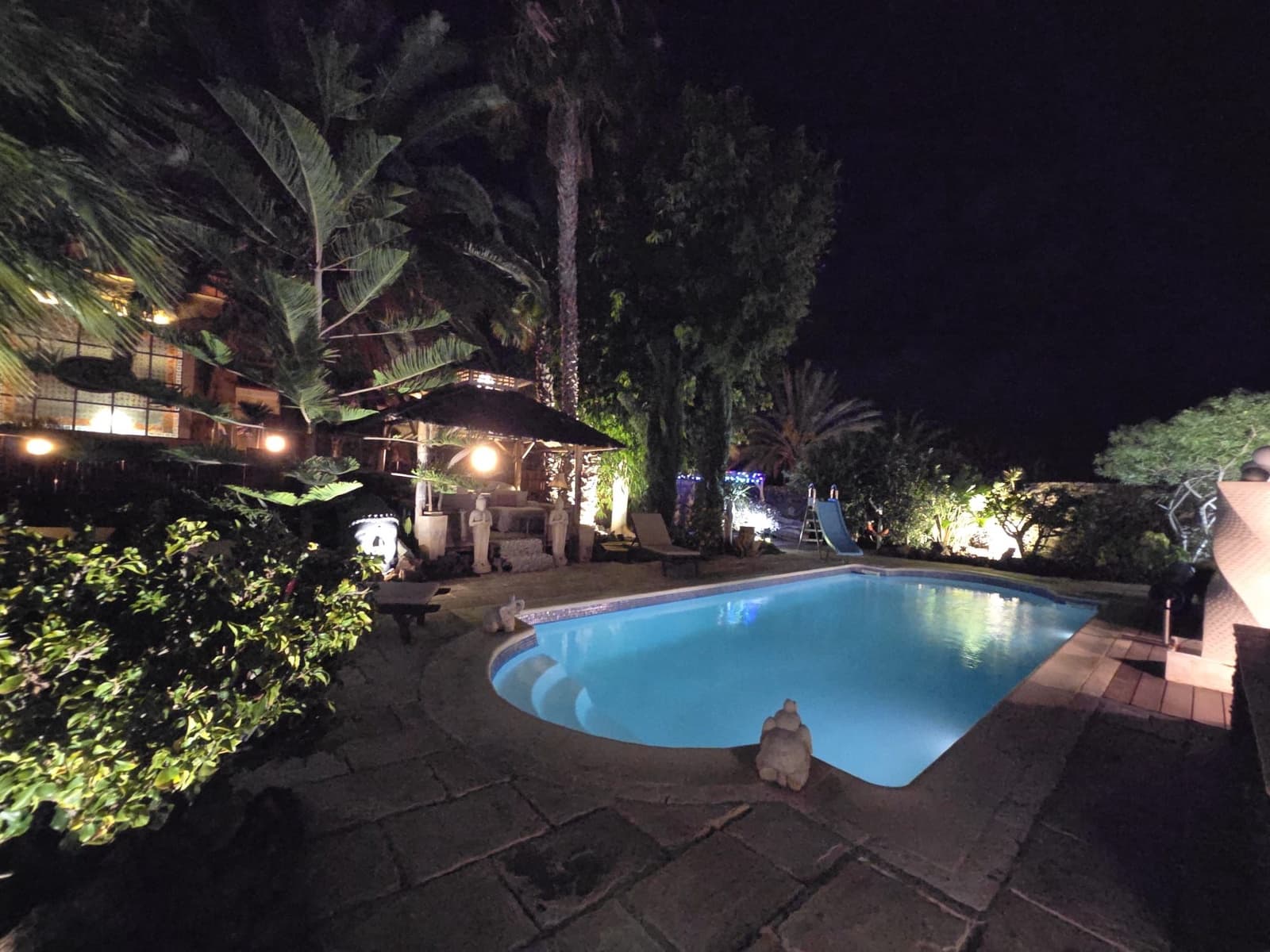 4 bedroom Villa for sale in Caleta de Fuste with pool - € 849,000 (Ref: 9737871)