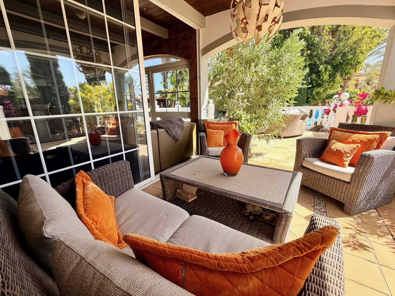 4 bedroom Villa for sale in Caleta de Fuste with pool - € 849,000 (Ref: 9737871)