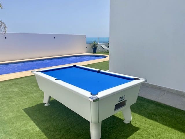 4 bedroom Villa for sale in Costa Teguise with pool garage - € 925,000 (Ref: 9742950)