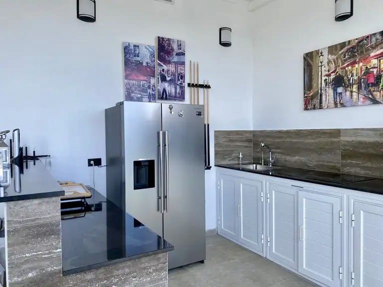 4 bedroom Villa for sale in Costa Teguise with pool garage - € 925,000 (Ref: 9742950)