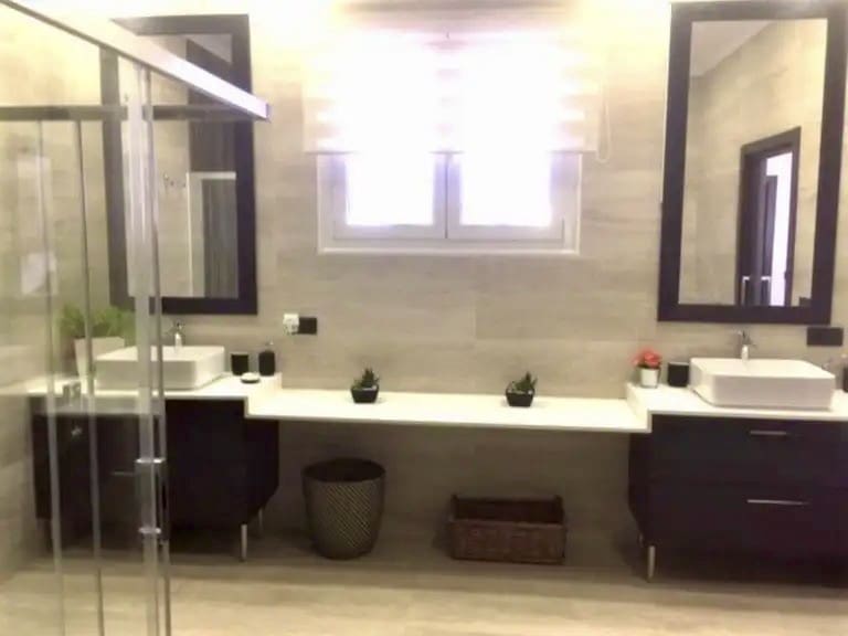 4 bedroom Villa for sale in Costa Teguise with pool garage - € 925,000 (Ref: 9742950)