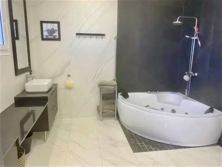 4 bedroom Villa for sale in Costa Teguise with pool garage - € 925,000 (Ref: 9742950)