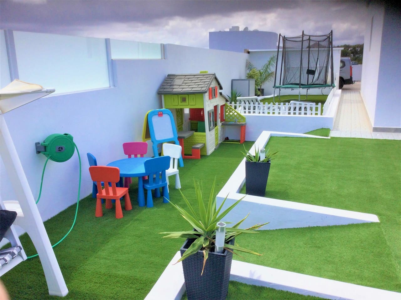 4 bedroom Villa for sale in Costa Teguise with pool garage - € 925,000 (Ref: 9742950)