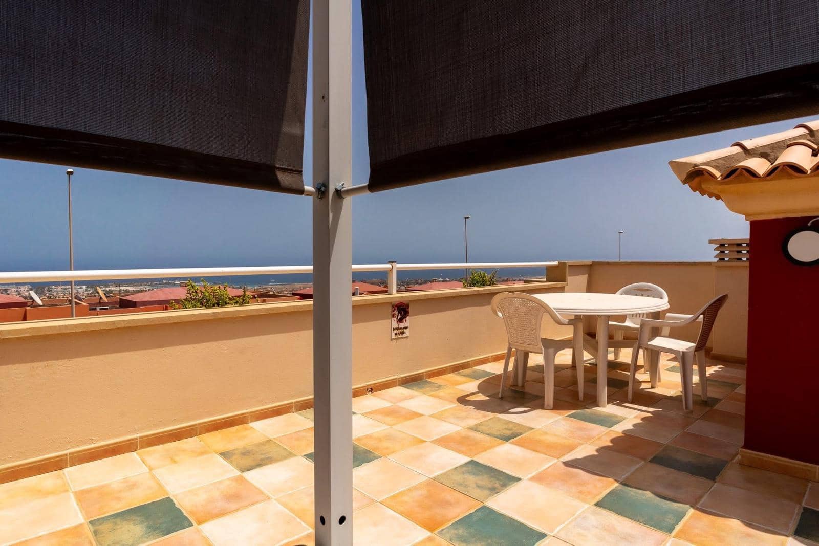 5 bedroom Villa for sale in Caleta de Fuste with pool - € 428,998 (Ref: 9742959)