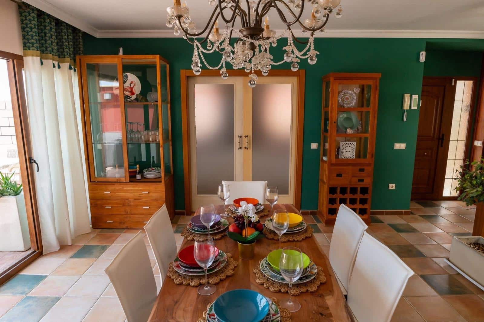 5 bedroom Villa for sale in Caleta de Fuste with pool - € 428,998 (Ref: 9742959)